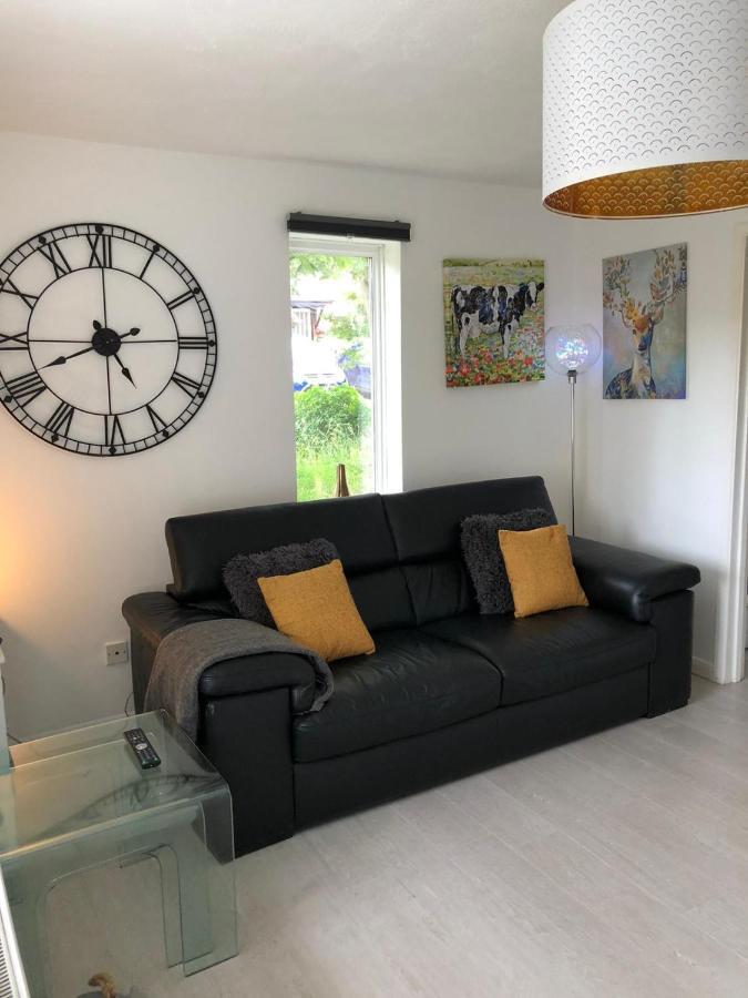 Rowan Tree Villa Aylesbury  Kültér fotó